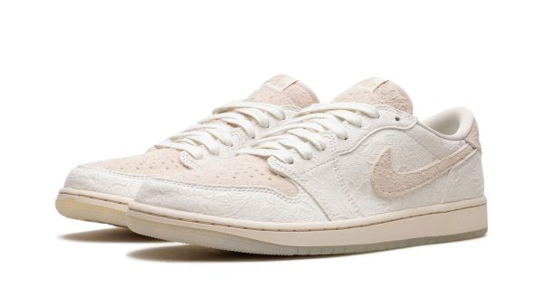 Air Jordan 1 Low OG "Chris Paul - Give Them Flowers" - Image 2