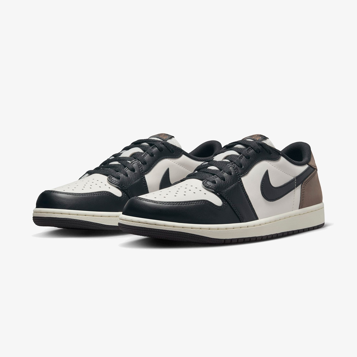 Air Jordan 1 Retro Low OG 'Mocha' - Image 3