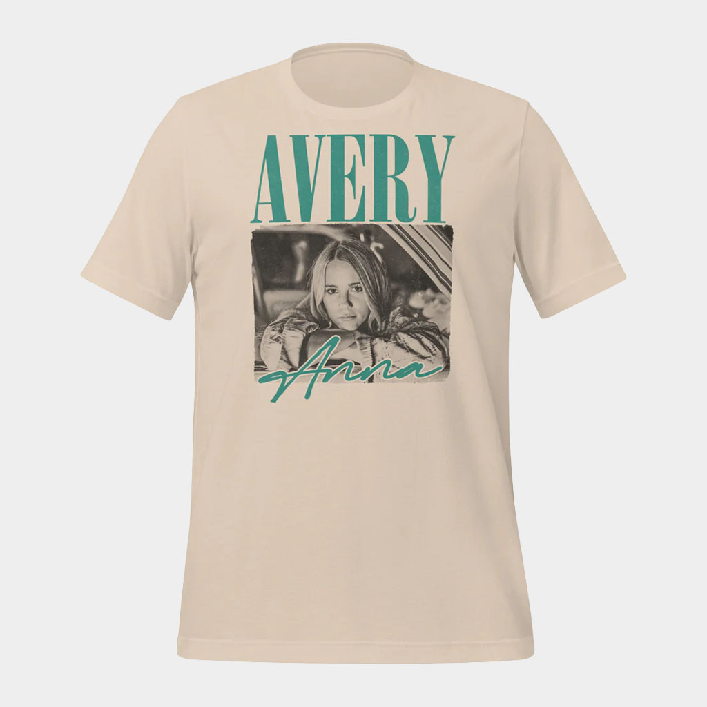 Avery Anna Merch Avery Anna Photo T-Shirt Birthday Gifts For Music Lovers