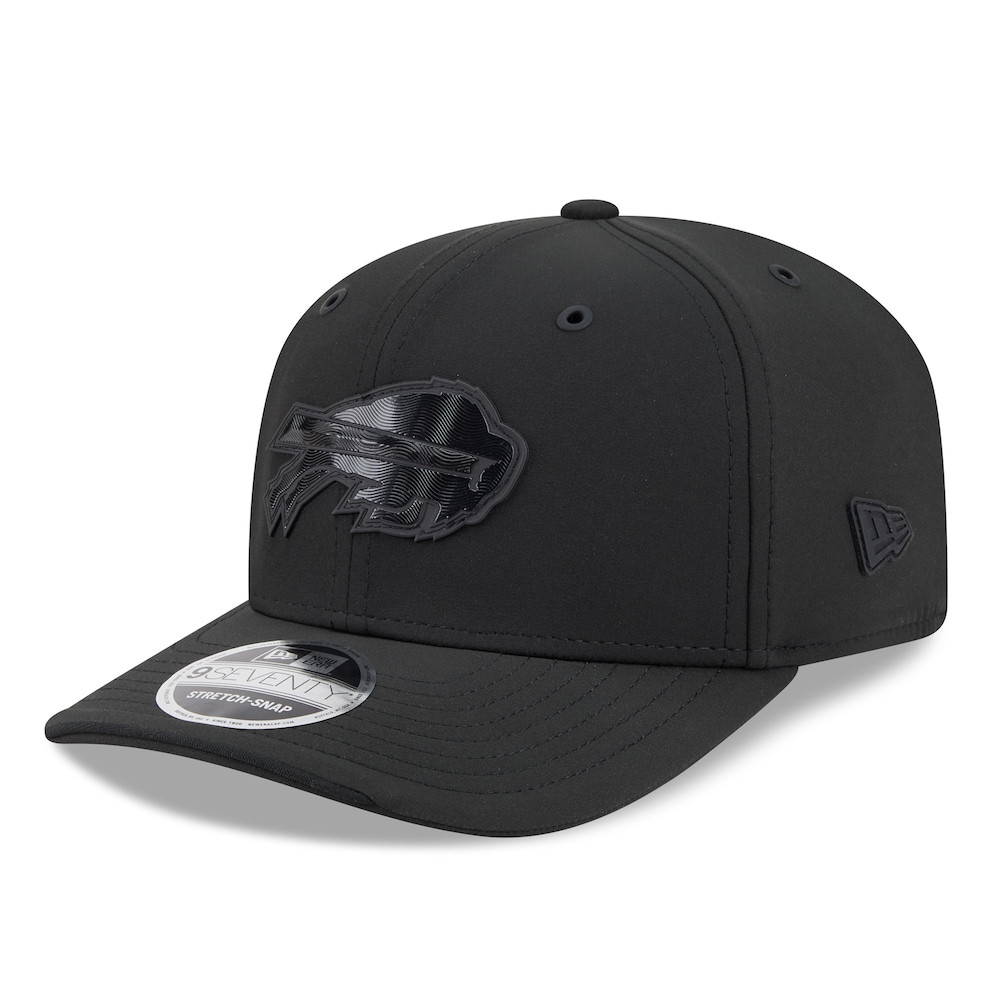 Buffalo Bills Merch - Men's 2026 Sideline 9SEVENTY Adjustable Hat, Black - New Era - Football Related Gift Ideas