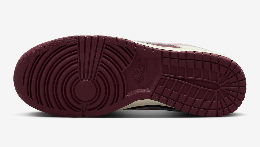 Men's Dunk Low Valentineâ€â„¢s Day Shoes - Image 5