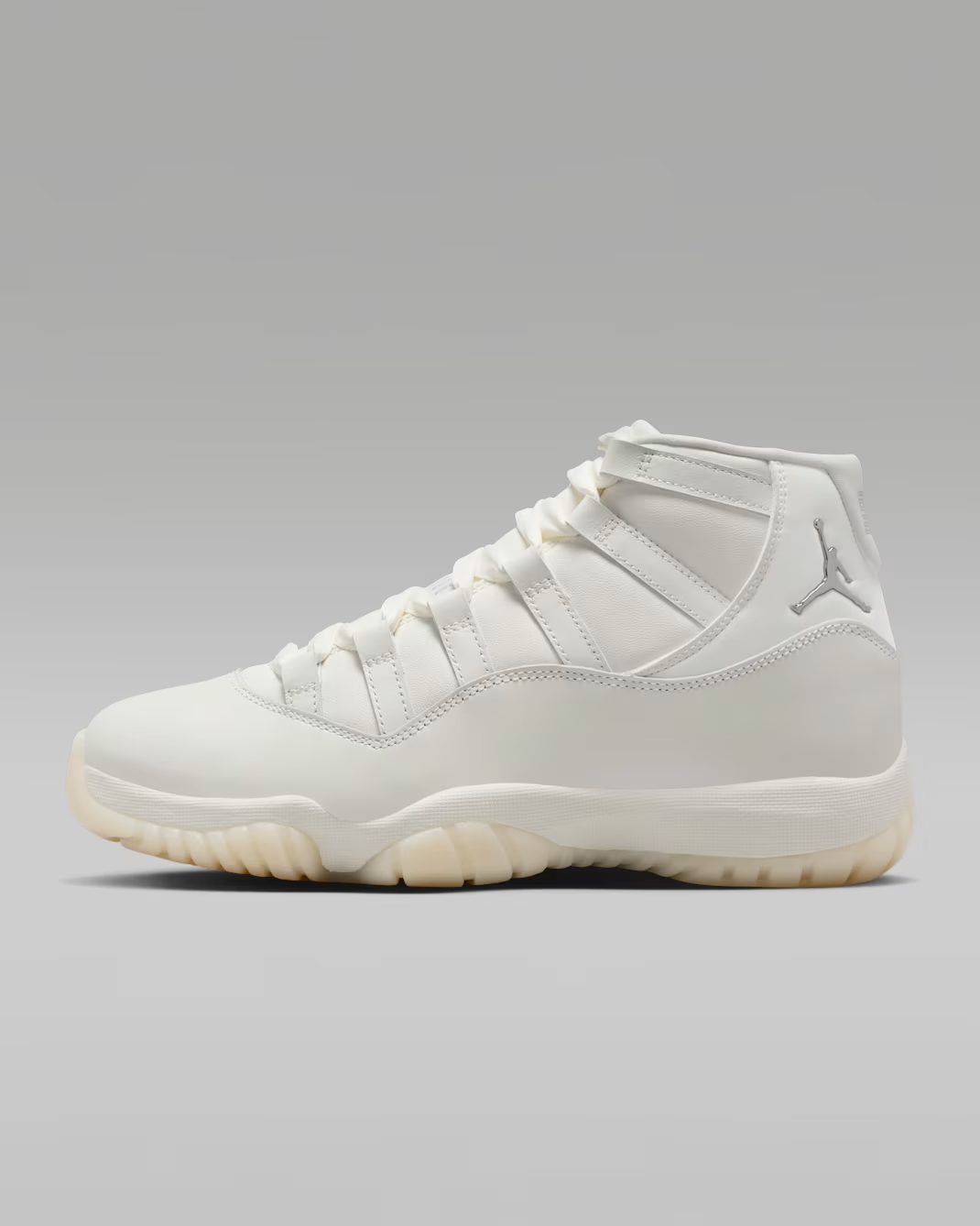 Men's Nike Air Jordan 11 Pearl Shoes