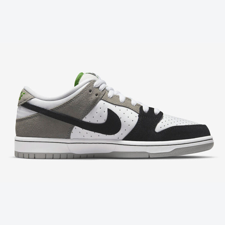 Men's Nike SB Dunk Low 'Chlorophyll' Shoes - Image 2