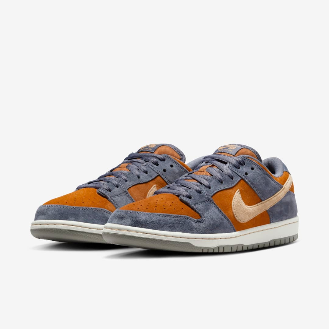 Men's Nike SB Dunk Low 'Light Carbon' Shoes - Image 3