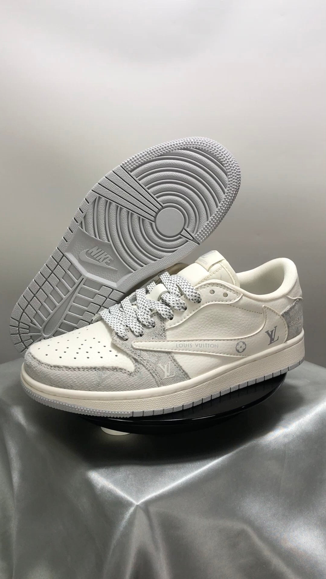 Men's Nike Travis Scott x Fragment Design x Jordan Air Jordan 1 Low OG Shoes