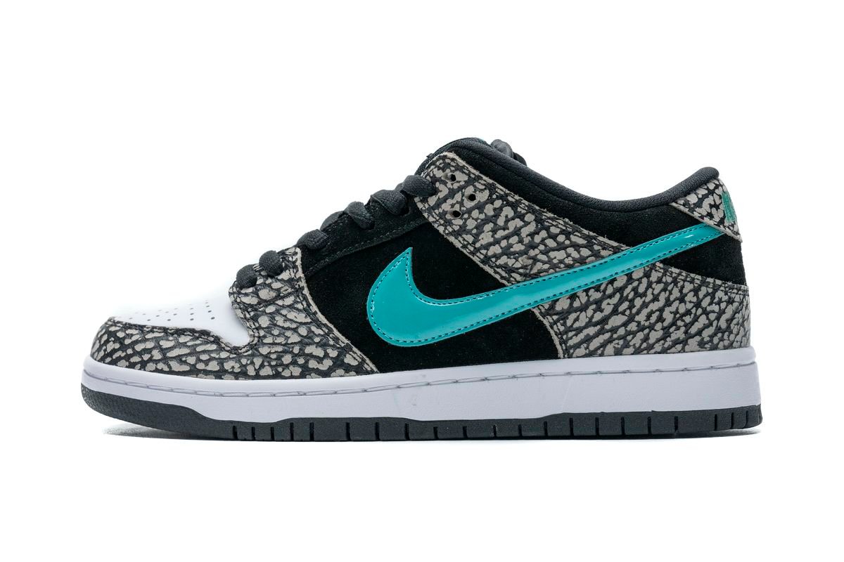 Men's SB Dunk Low Atmos Elephant Shoes