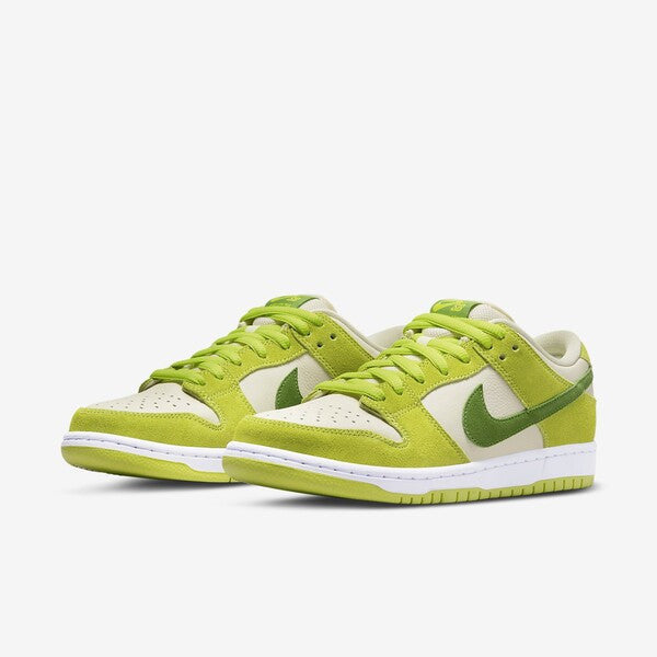 Men's SB Dunk Low Green Apple Shoes - Image 2