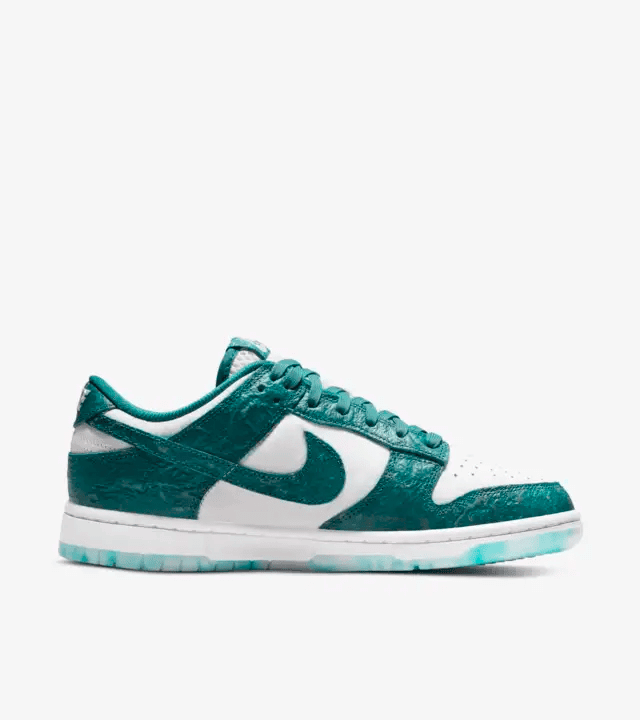 Men's SB Dunk Low Ocean Shoes - Image 2