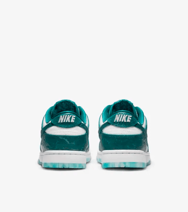 Men's SB Dunk Low Ocean Shoes - Image 5