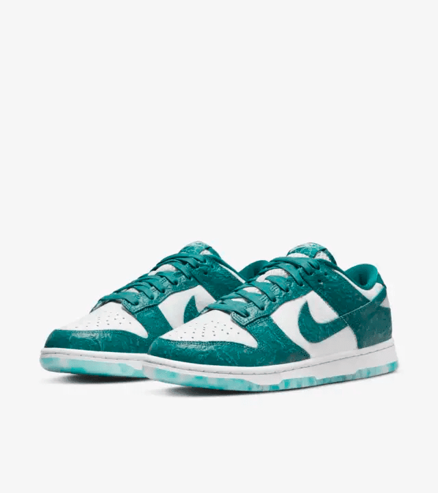 Men's SB Dunk Low Ocean Shoes - Image 3