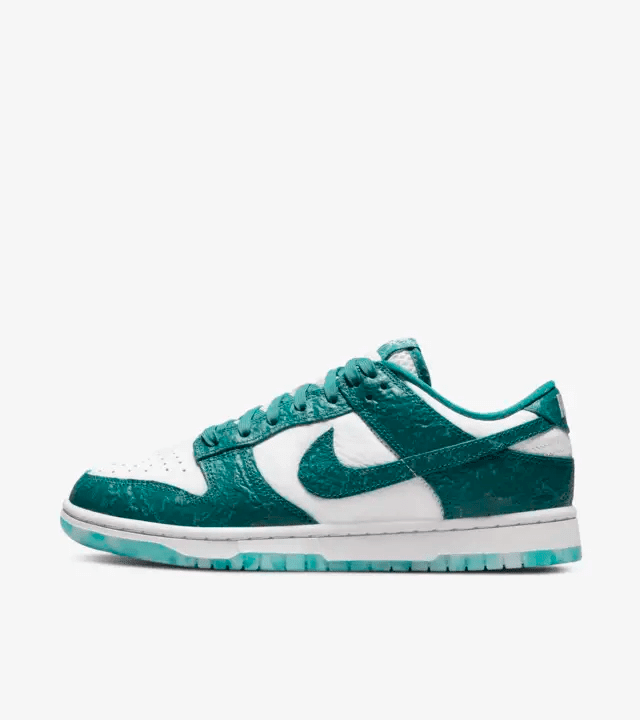 Men's SB Dunk Low Ocean Shoes