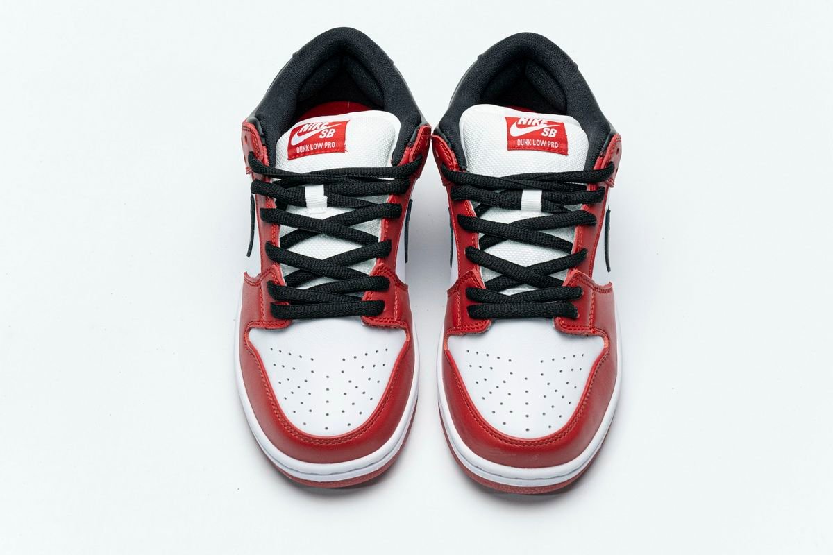 Men's SB Dunk Low Pro Chicago Shoes - Image 3
