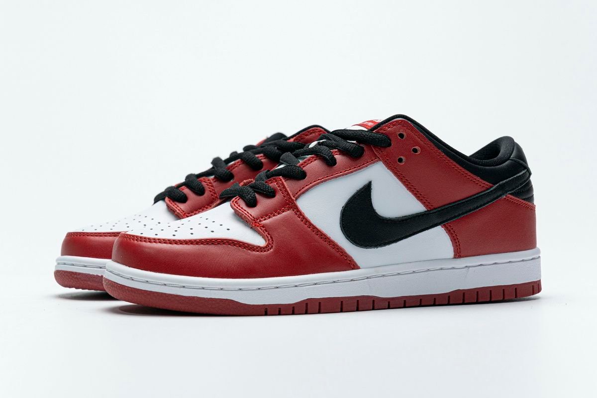 Men's SB Dunk Low Pro Chicago Shoes - Image 2