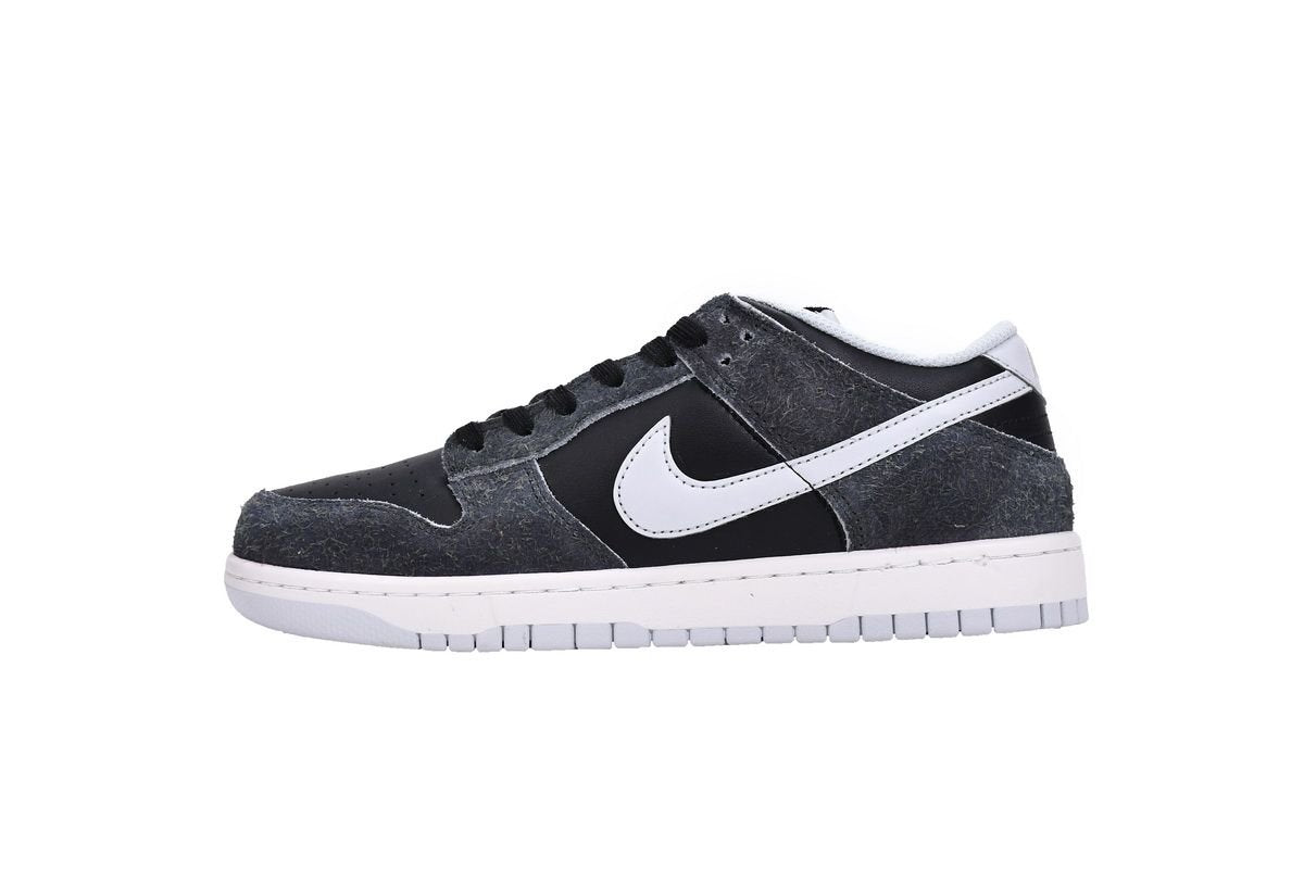 Men's SB Dunk Low Retro PRM Zebra Shoes