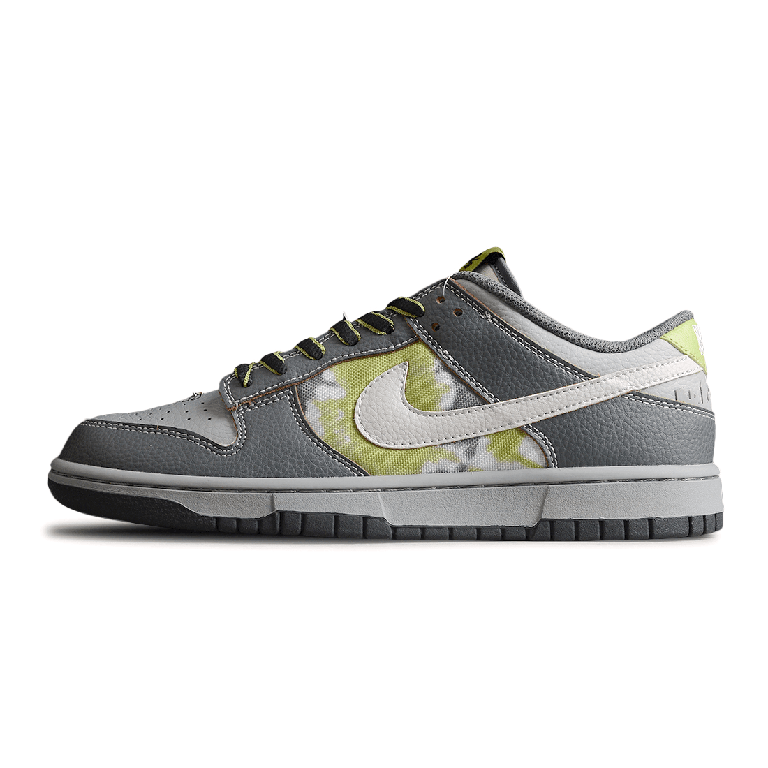 Men's SB Dunk Low x HUF Friends & Family Shoes