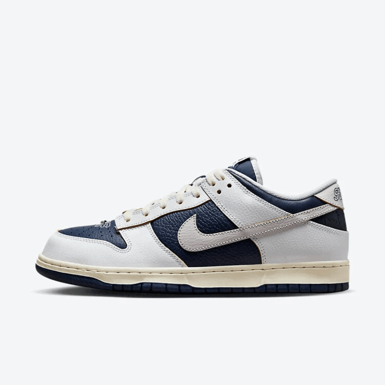 Men's SB Dunk Low x HUF New York Shoes
