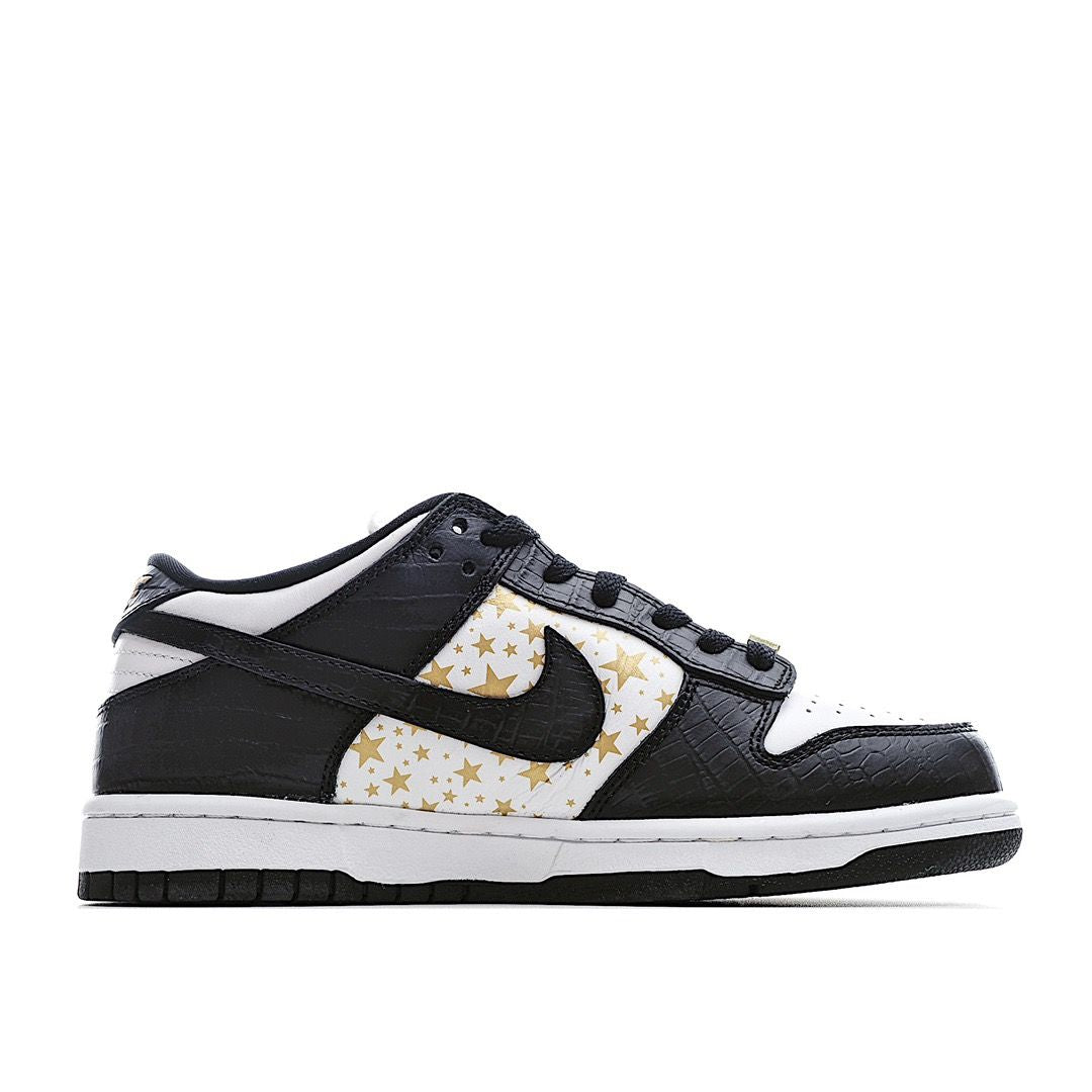 Men's SB Dunk Low x Supreme Black Shoes