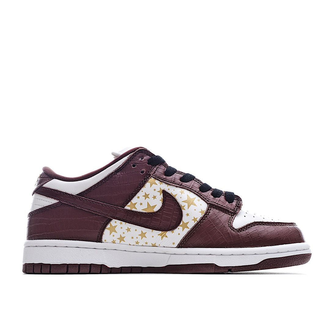 Men's SB Dunk Low x Supreme Plum Shoes