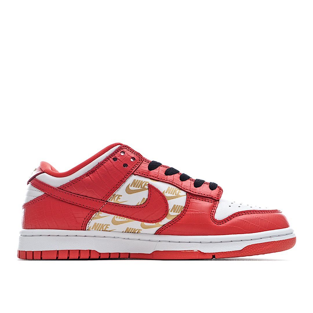 Men's SB Dunk Low x Supreme Red Shoes