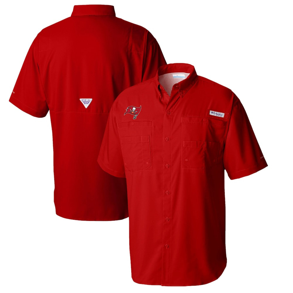 Tampa Bay Buccaneers Merch - Men's Columbia Tamiami Omni-Shade Button-Down Shirt, Red - Football Enthusiast Gifts