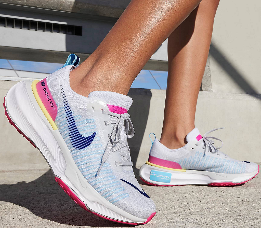 Wmns ZoomX Invincible 3 Photon Dust Royal Pink Sneaker Style DR2660-105 - Image 2